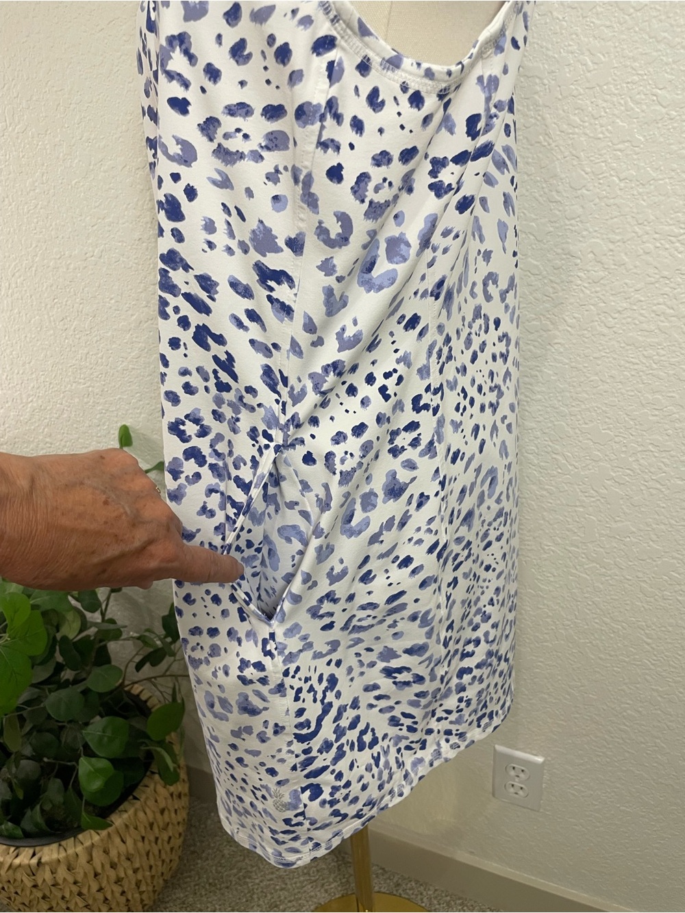Tommy Bahama IslandZone Golf Dress Blue Leopard Print Stretch - Picture 3 of 10